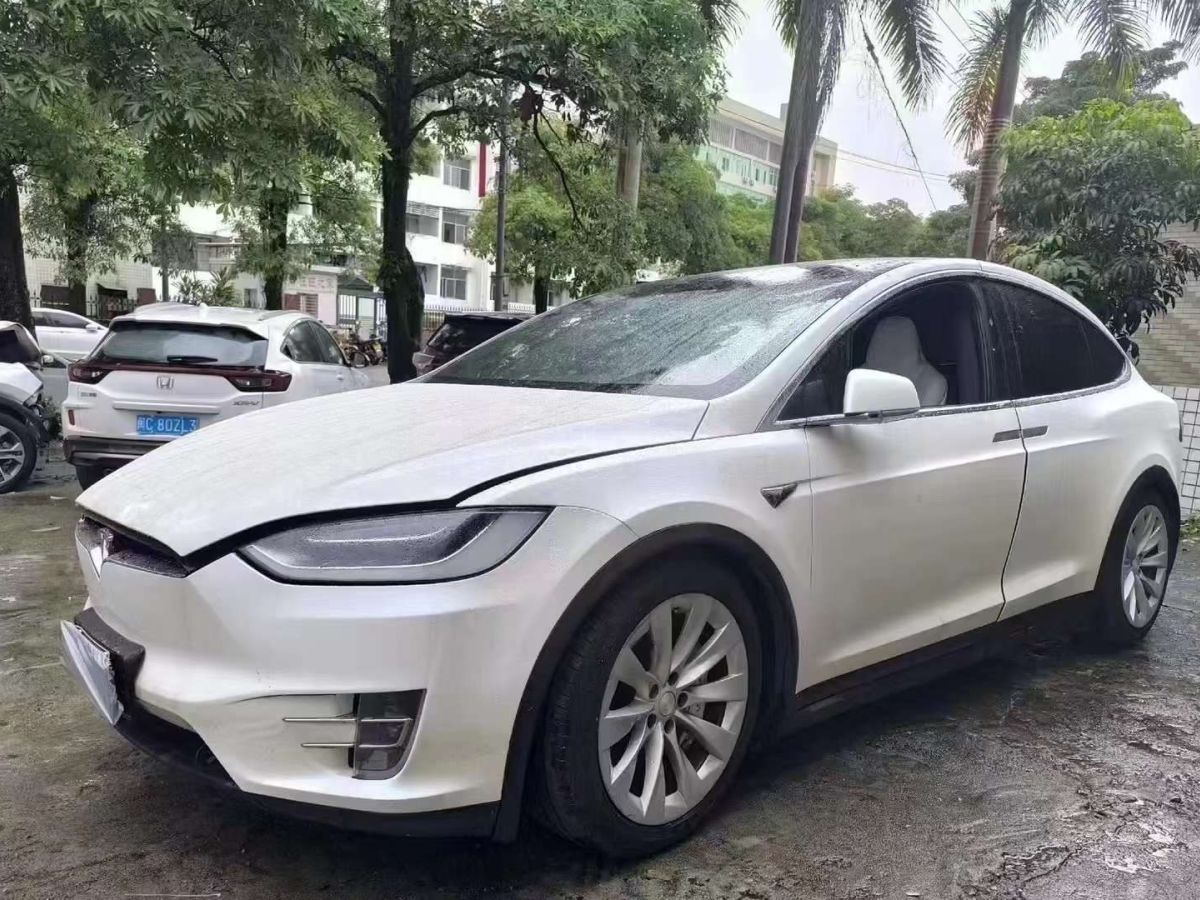 特斯拉 Model S  2017款 Model S 75D 標(biāo)準(zhǔn)續(xù)航版圖片