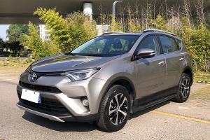 RAV4荣放 丰田 2.0L CVT四驱新锐版