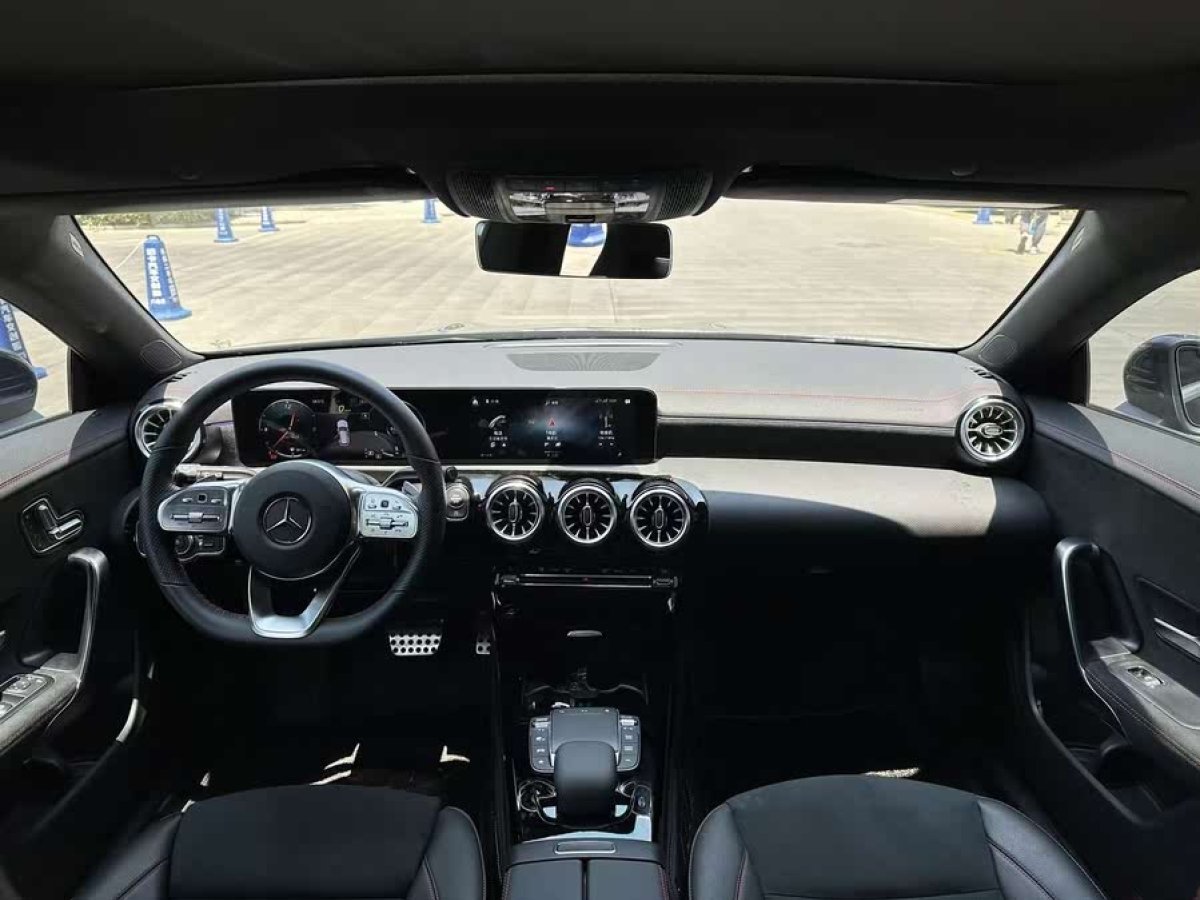 奔馳 奔馳CLA級(jí)  2022款 改款 CLA 200 獵跑車圖片