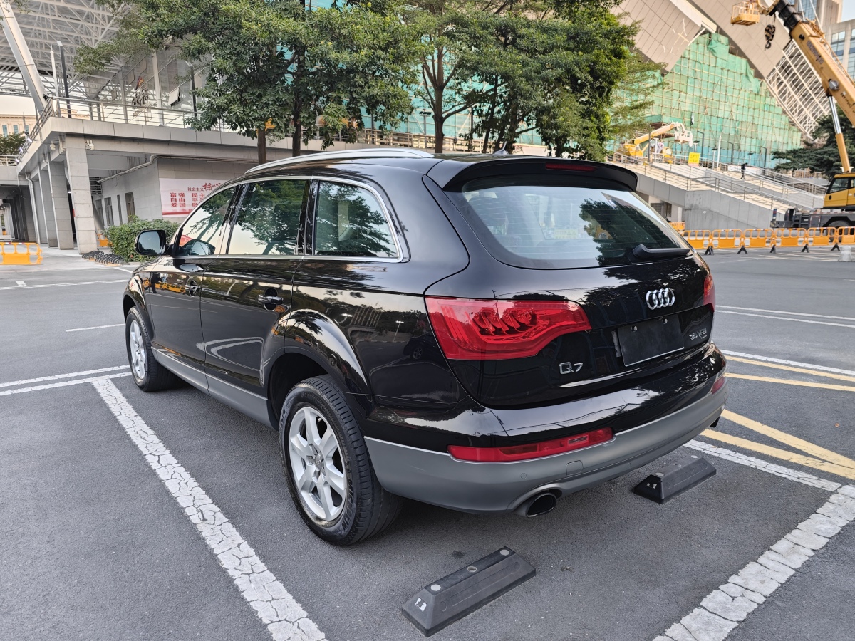 奧迪 奧迪Q7  2013款 35 TFSI 進(jìn)取型圖片