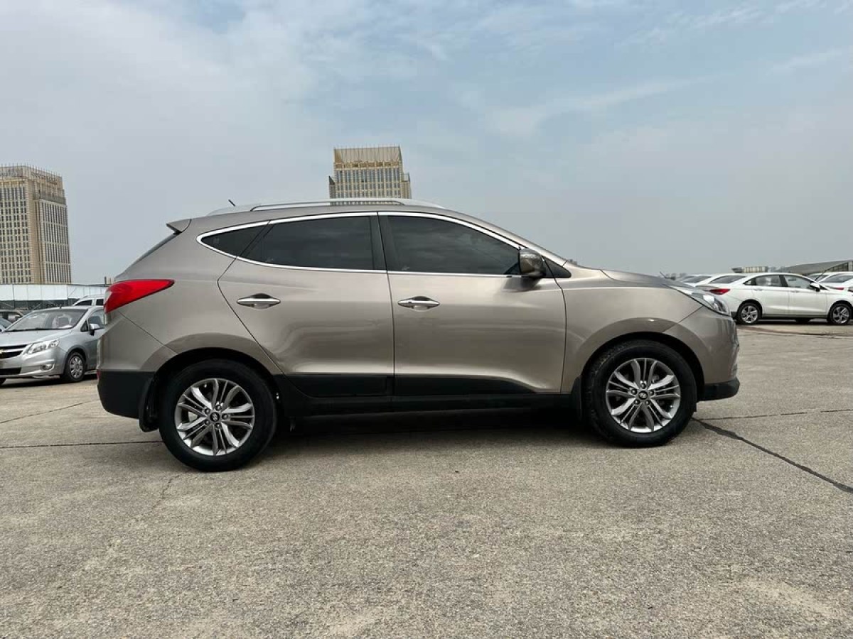 現(xiàn)代 ix35  2013款 2.0L 自動(dòng)兩驅(qū)智能型GLS 國(guó)IV圖片