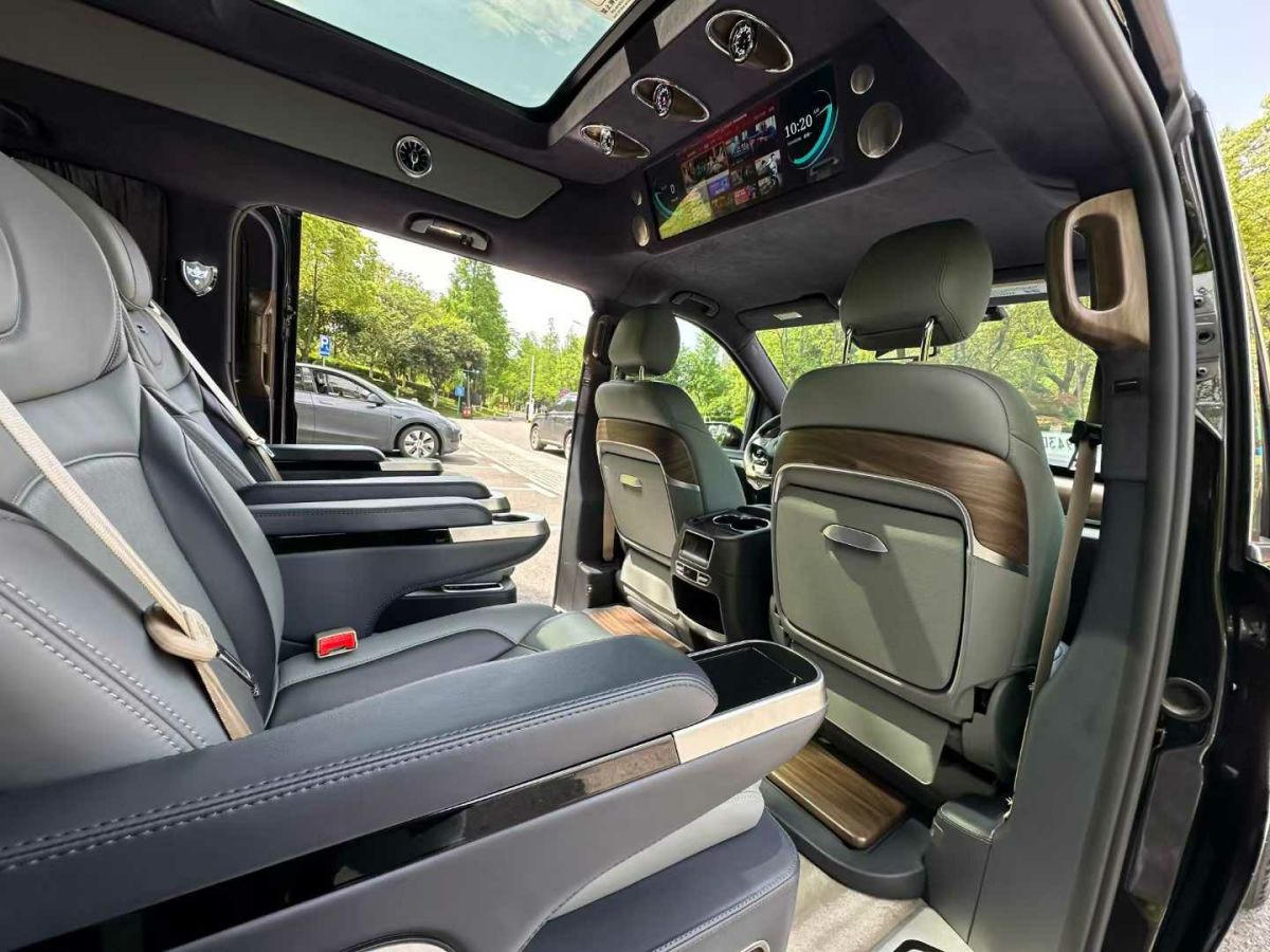 奔馳 V級(jí)  2021款 V 260 L 長(zhǎng)軸距尊貴版圖片