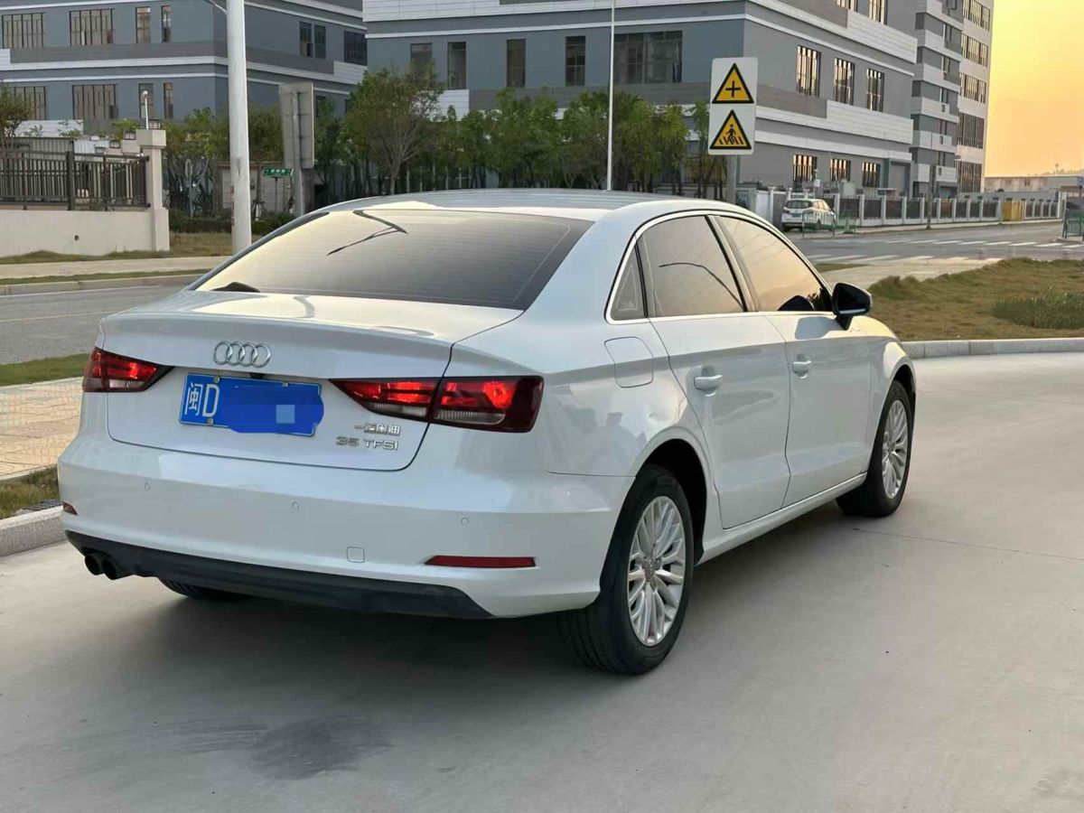 奧迪 奧迪A3  2014款 A3 35 Sportback時(shí)尚型圖片