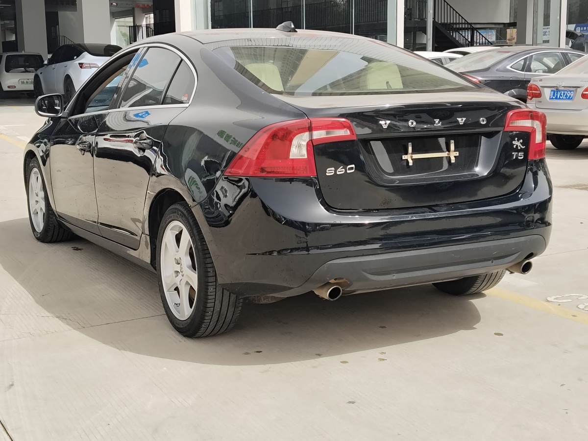 沃爾沃 S60  2013款 T5 舒適版圖片