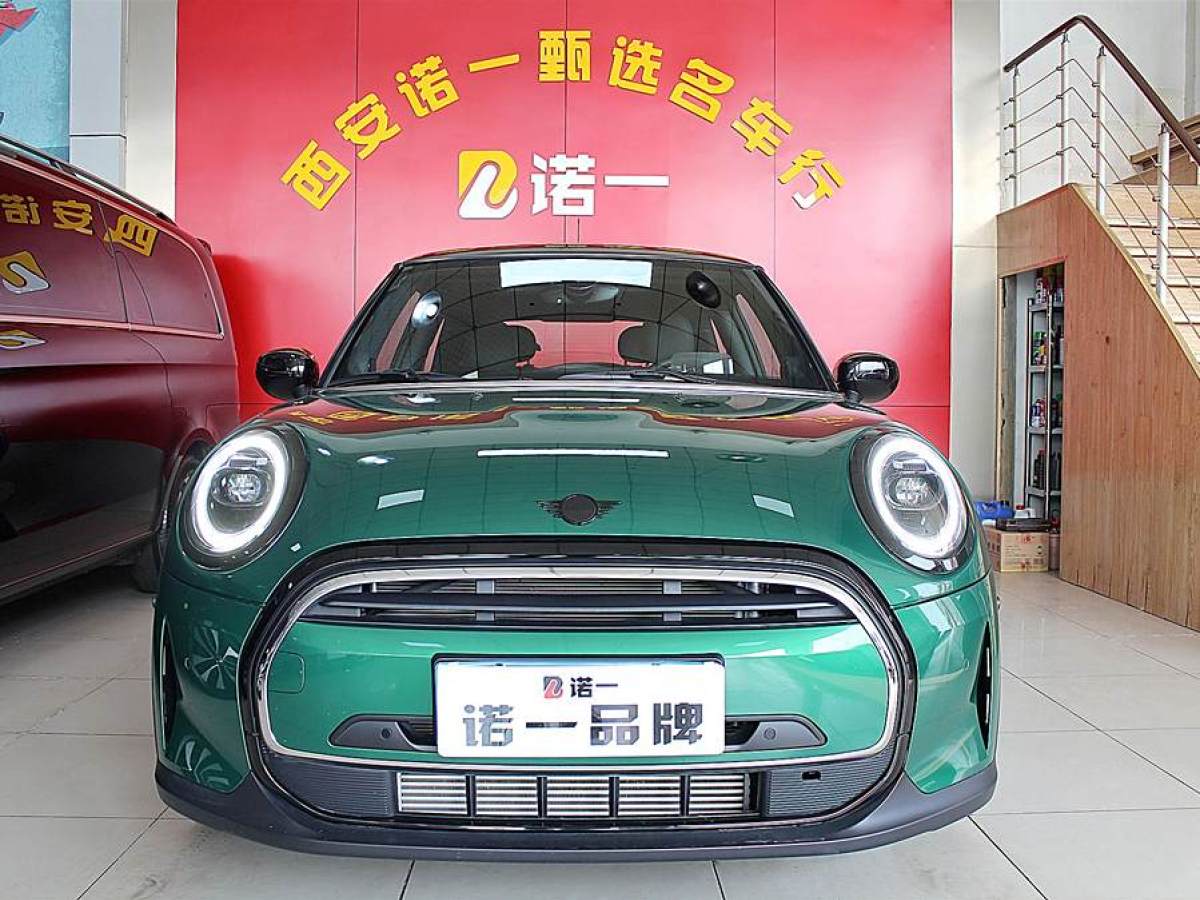 MINI MINI  2023款 改款 1.5T COOPER 藝術(shù)家圖片