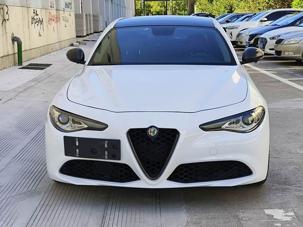 阿爾法·羅密歐 Giulia  2017款 2.0T 280HP 豪華版圖片