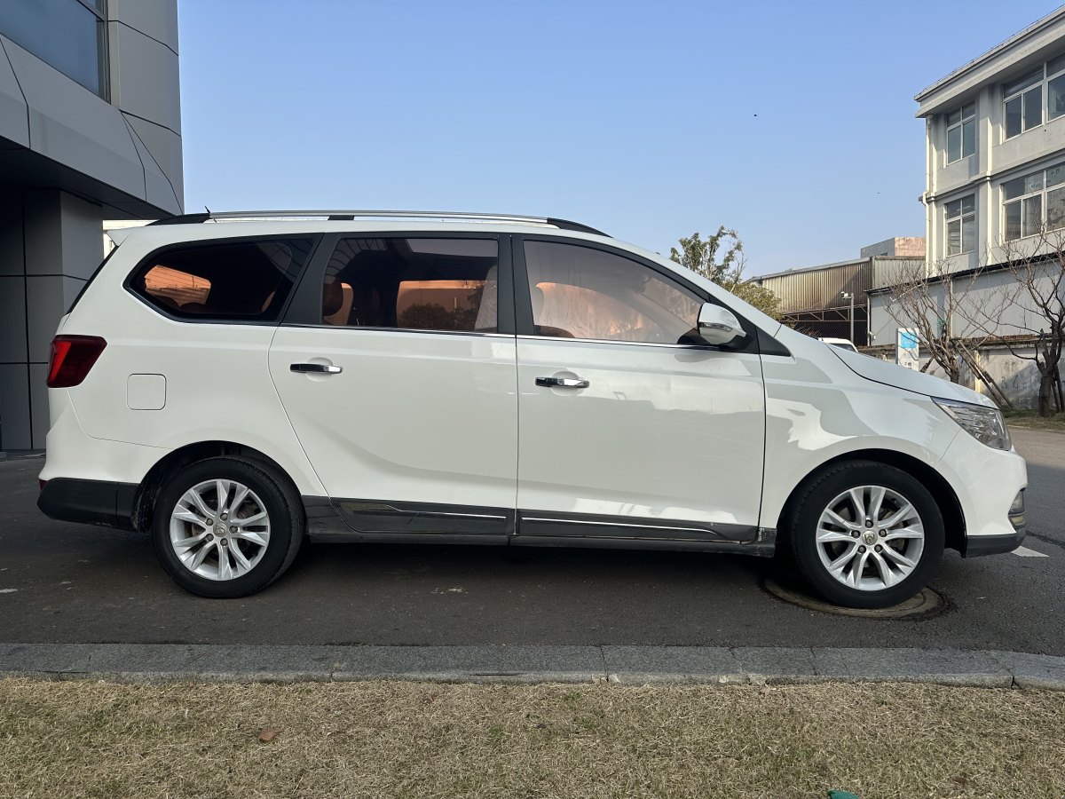 寶駿 730  2016款 1.5L 手動舒適型 7座圖片