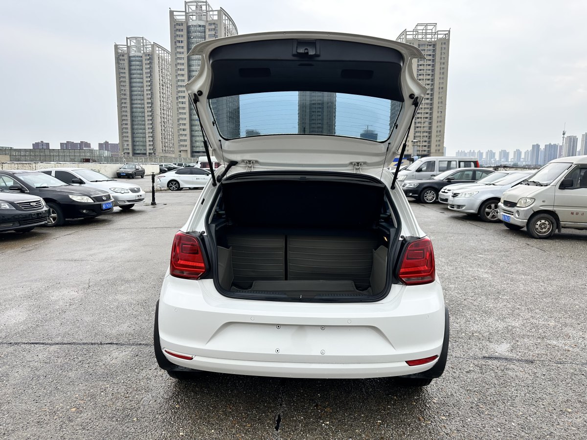 大眾 Polo  2014款 1.6L 自動30周年紀(jì)念版圖片