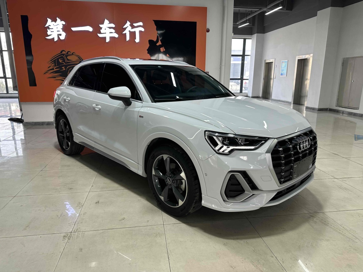 2021年12月奧迪 奧迪Q3  2022款 35 TFSI 時(shí)尚動(dòng)感型