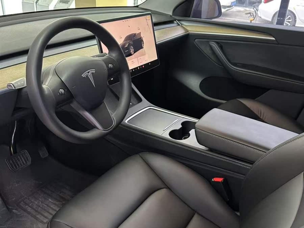 特斯拉 Model Y  2022款 改款 后輪驅(qū)動版圖片