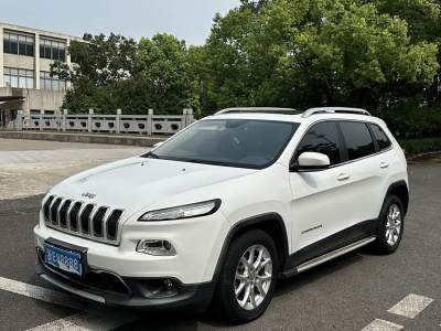 2017年11月 Jeep 自由光 2.0L 优越版图片