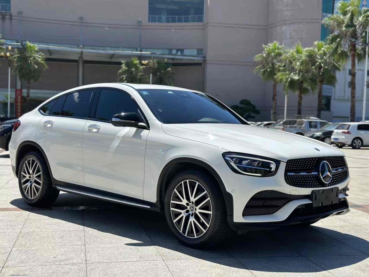 2020年7月奔馳 奔馳GLC  2023款 GLC 300 4MATIC 轎跑SUV