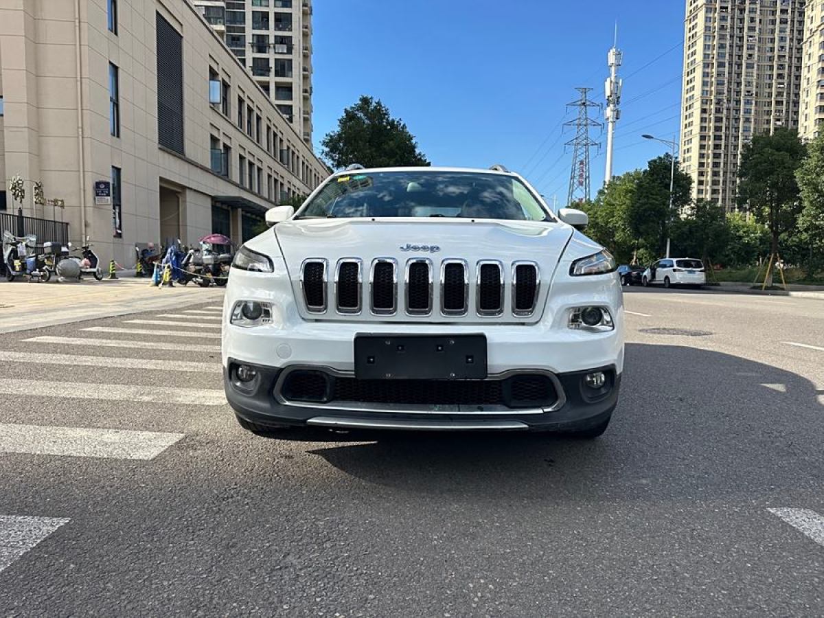 Jeep 自由光  2017款 2.4L 領(lǐng)先版圖片