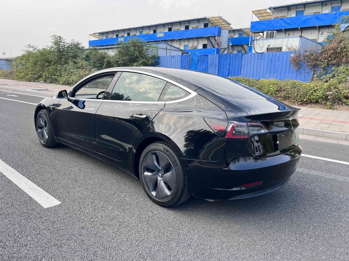 特斯拉 Model 3  2019款 標(biāo)準(zhǔn)續(xù)航后驅(qū)升級版圖片