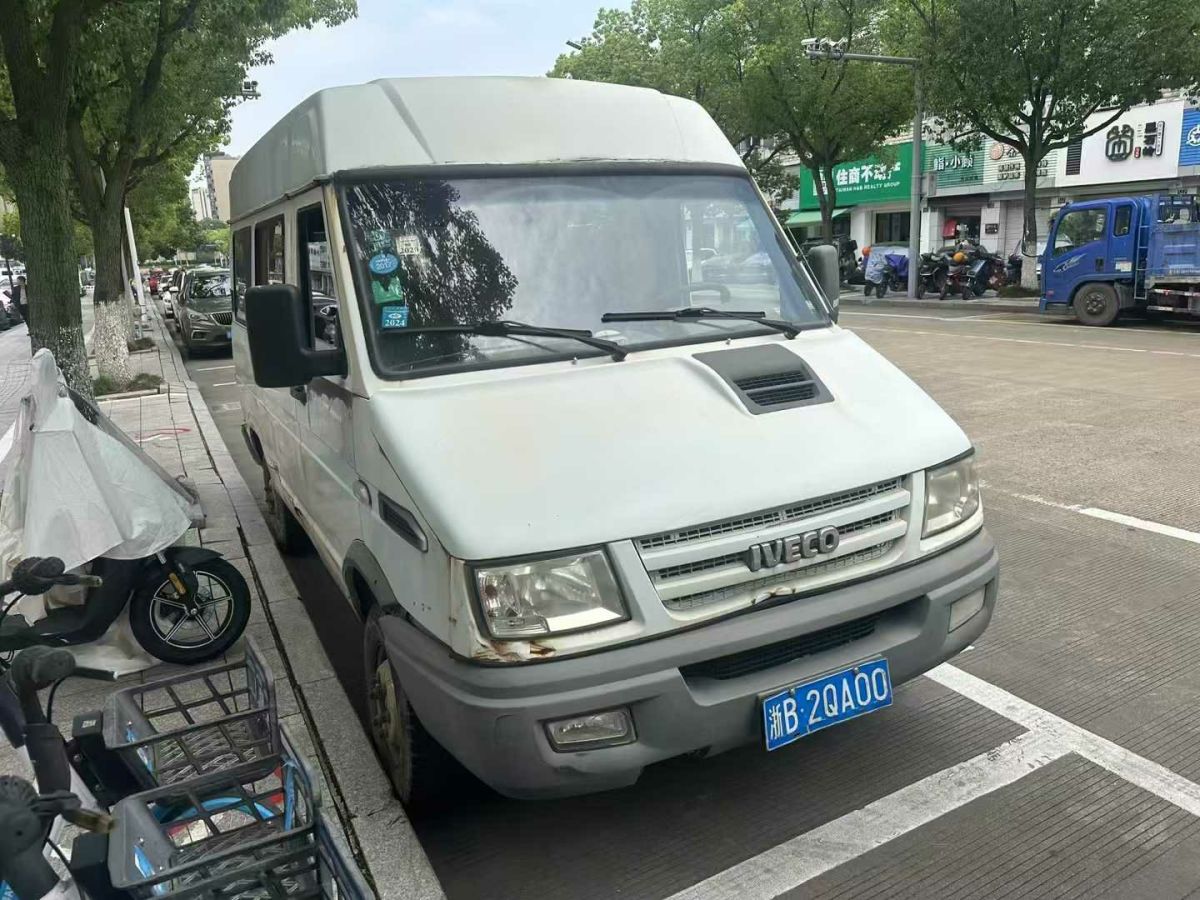 依維柯 得意  2014款 2.5T-A35 NJ6484ACM47Z4圖片