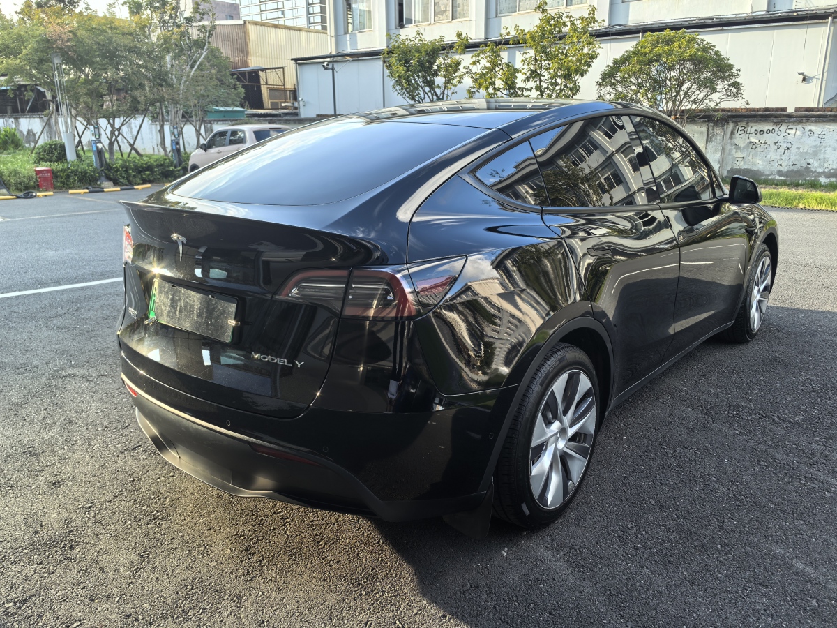 特斯拉 Model Y  2022款 后輪驅(qū)動版圖片