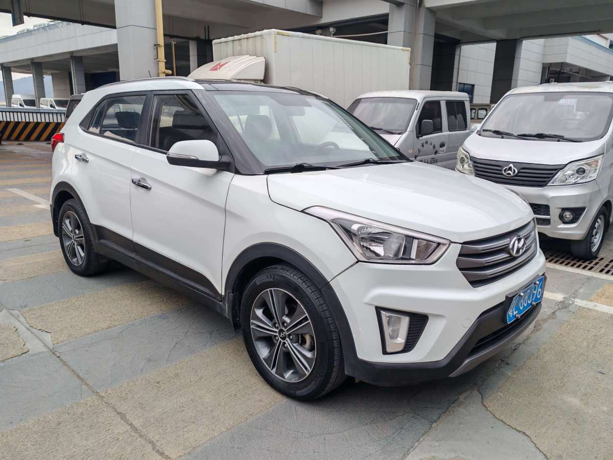 現(xiàn)代 ix25  2015款 1.6L 自動(dòng)兩驅(qū)智能型GLS圖片