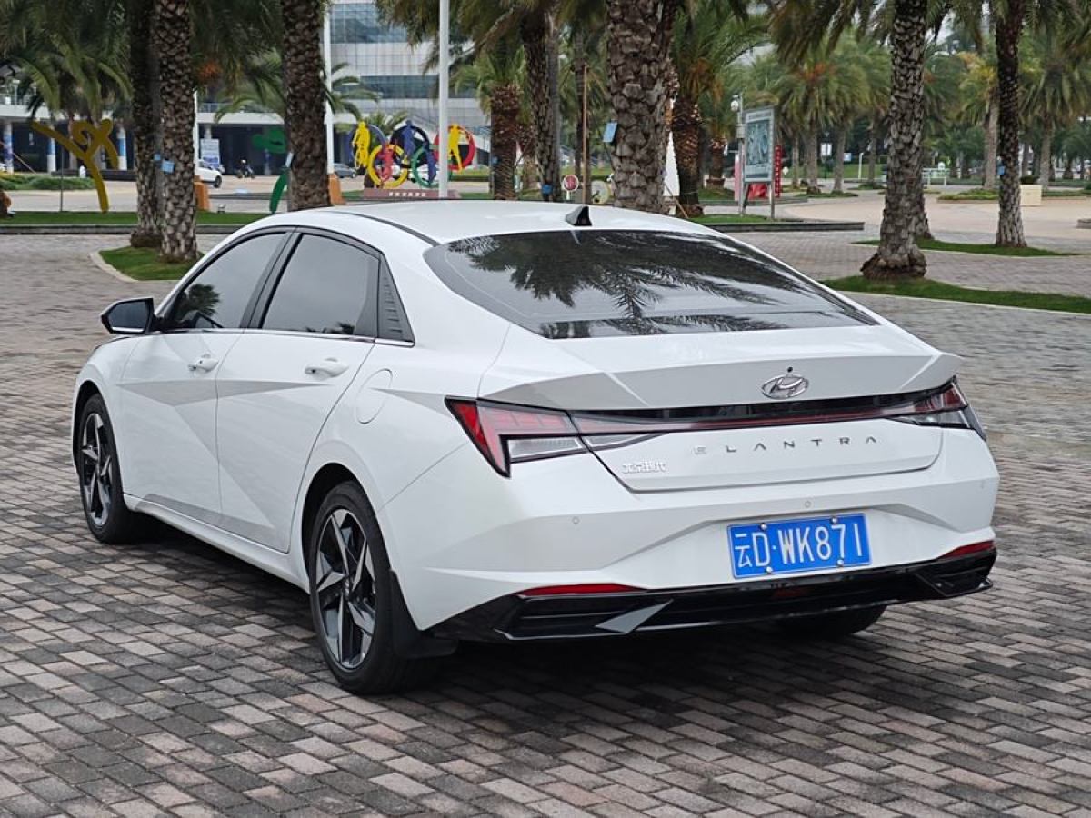 現(xiàn)代 伊蘭特  2022款 1.5L CVT 20周年紀(jì)念款圖片