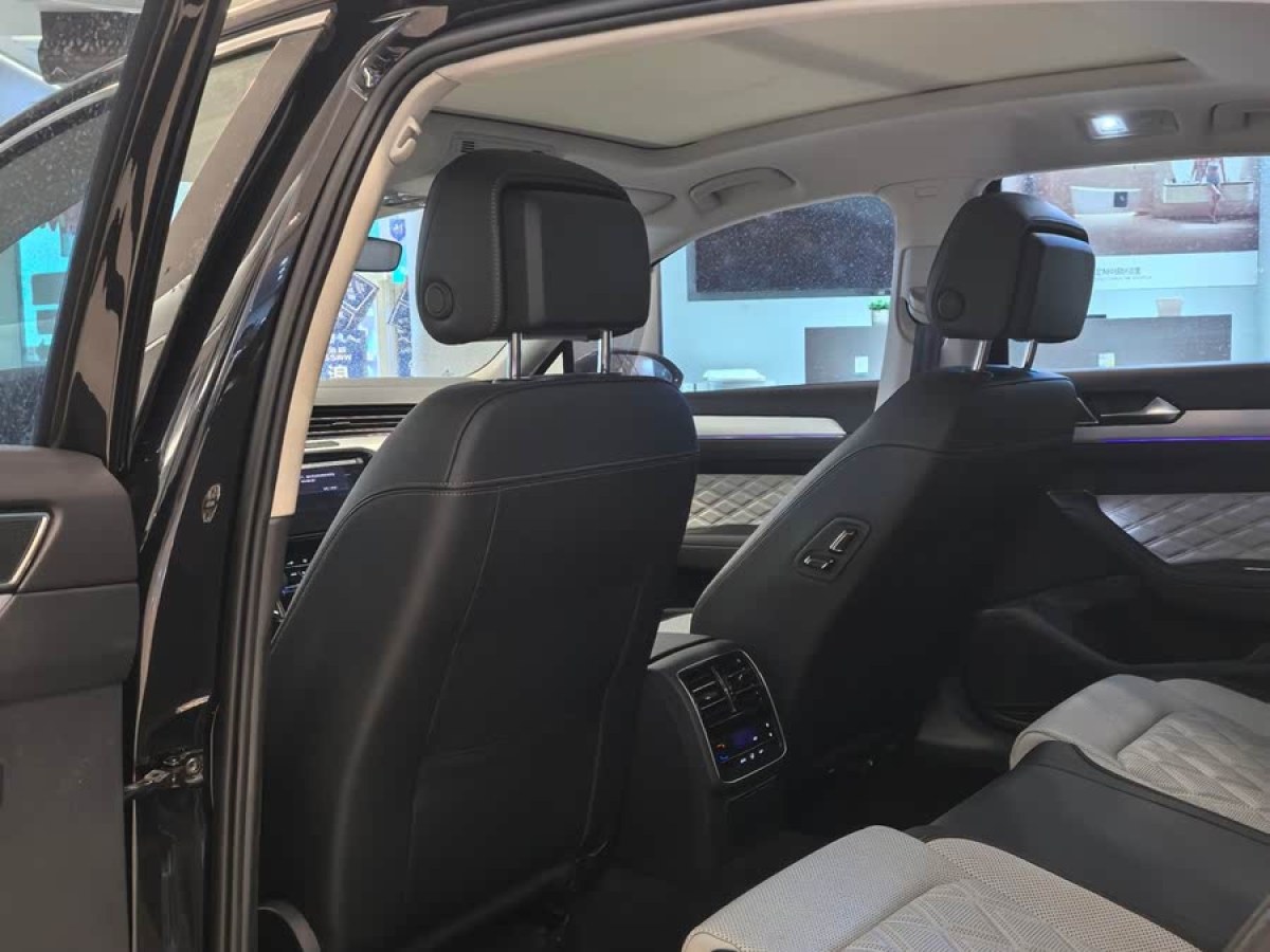 大眾 邁騰  2023款 200萬輛紀(jì)念版 330TSI DSG豪華型圖片