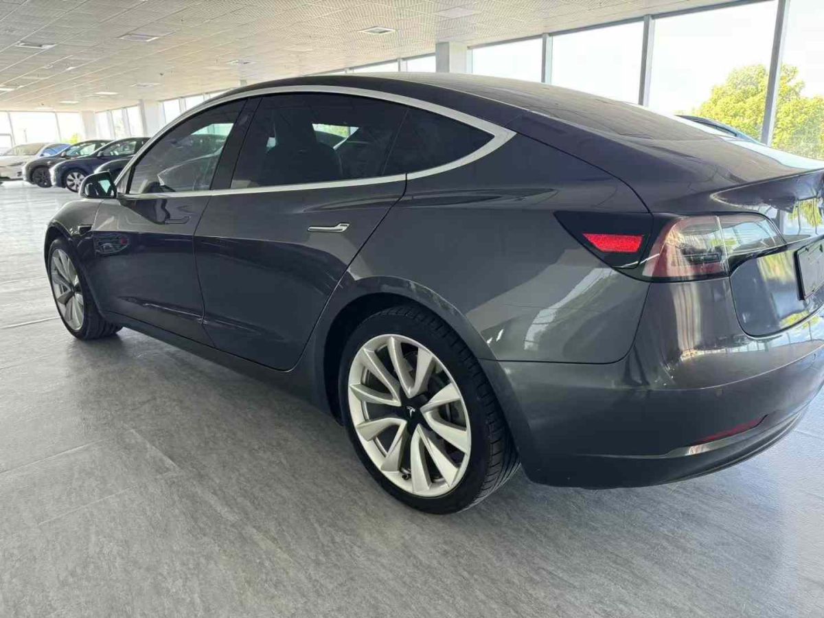 特斯拉 Model Y  2020款 標(biāo)準(zhǔn)續(xù)航后驅(qū)升級(jí)版圖片