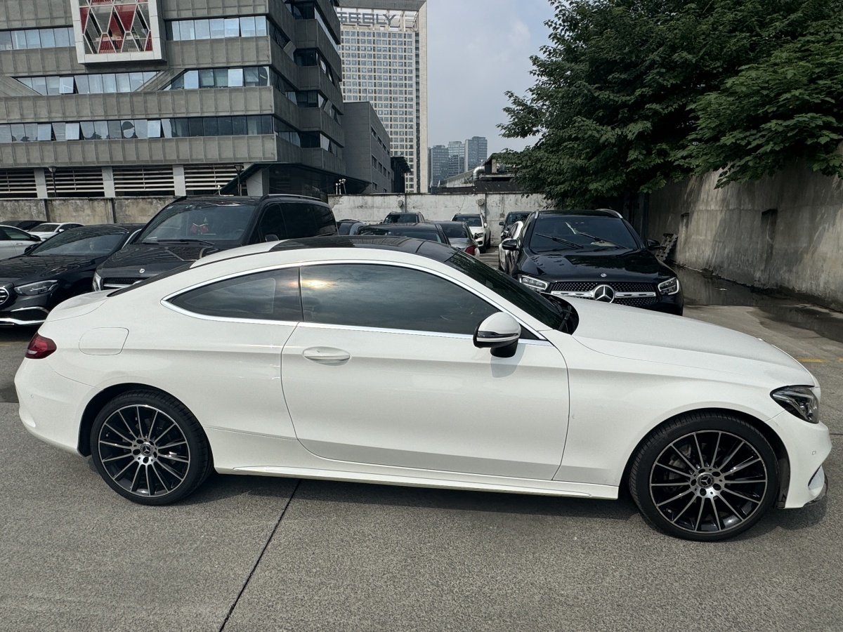 2017年8月奔馳 奔馳C級(jí)  2017款 C 200 4MATIC 轎跑版