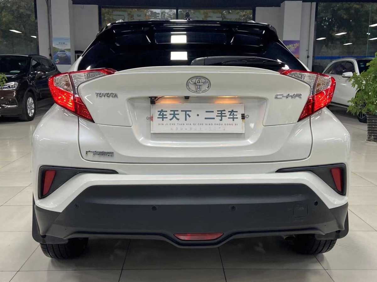 豐田 C-HR  2018款 2.0L 領(lǐng)先天窗版 國(guó)V圖片