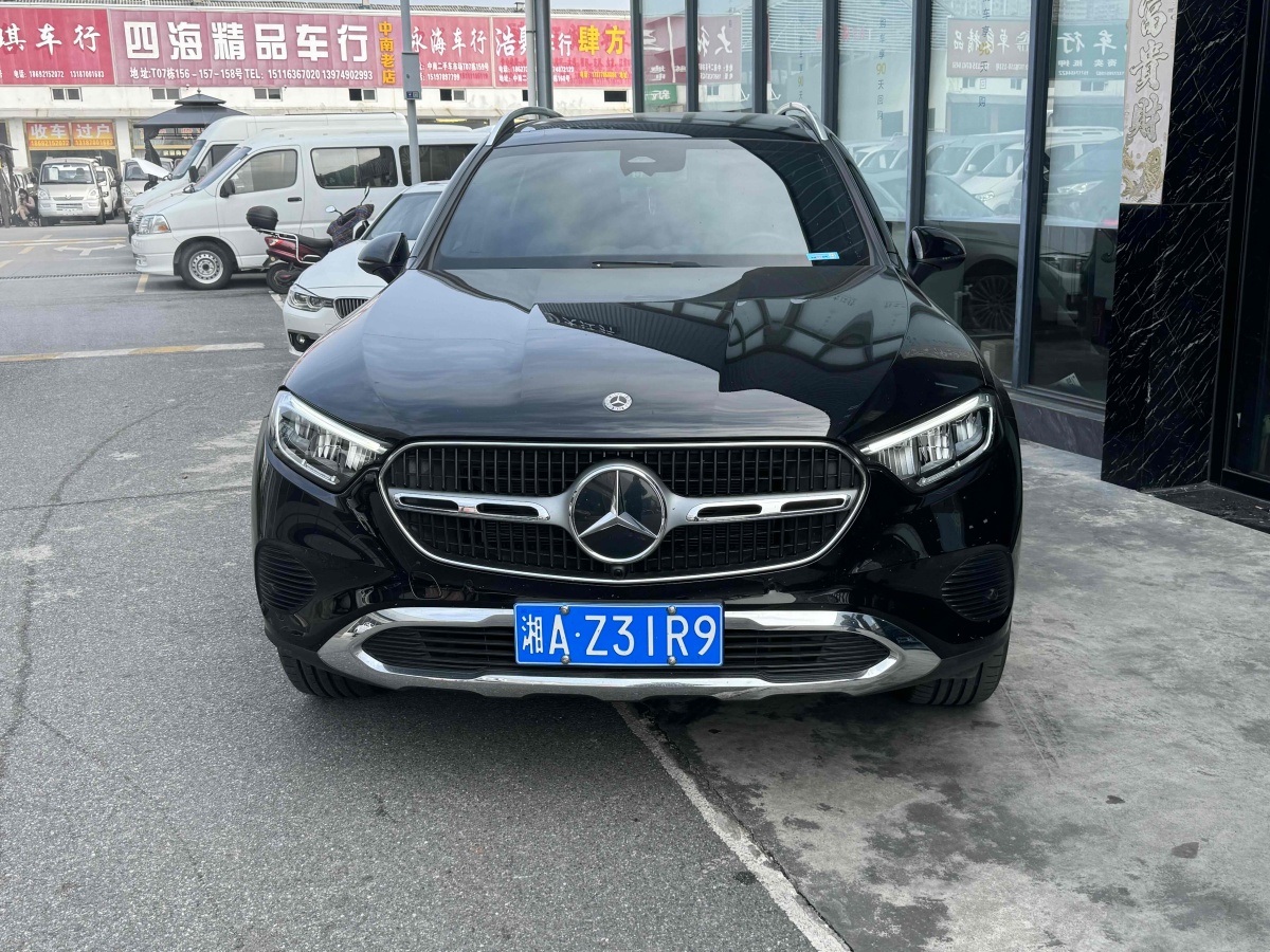 奔驰 奔驰GLC  2023款 改款 GLC 260 L 4MATIC 动感型 5座图片