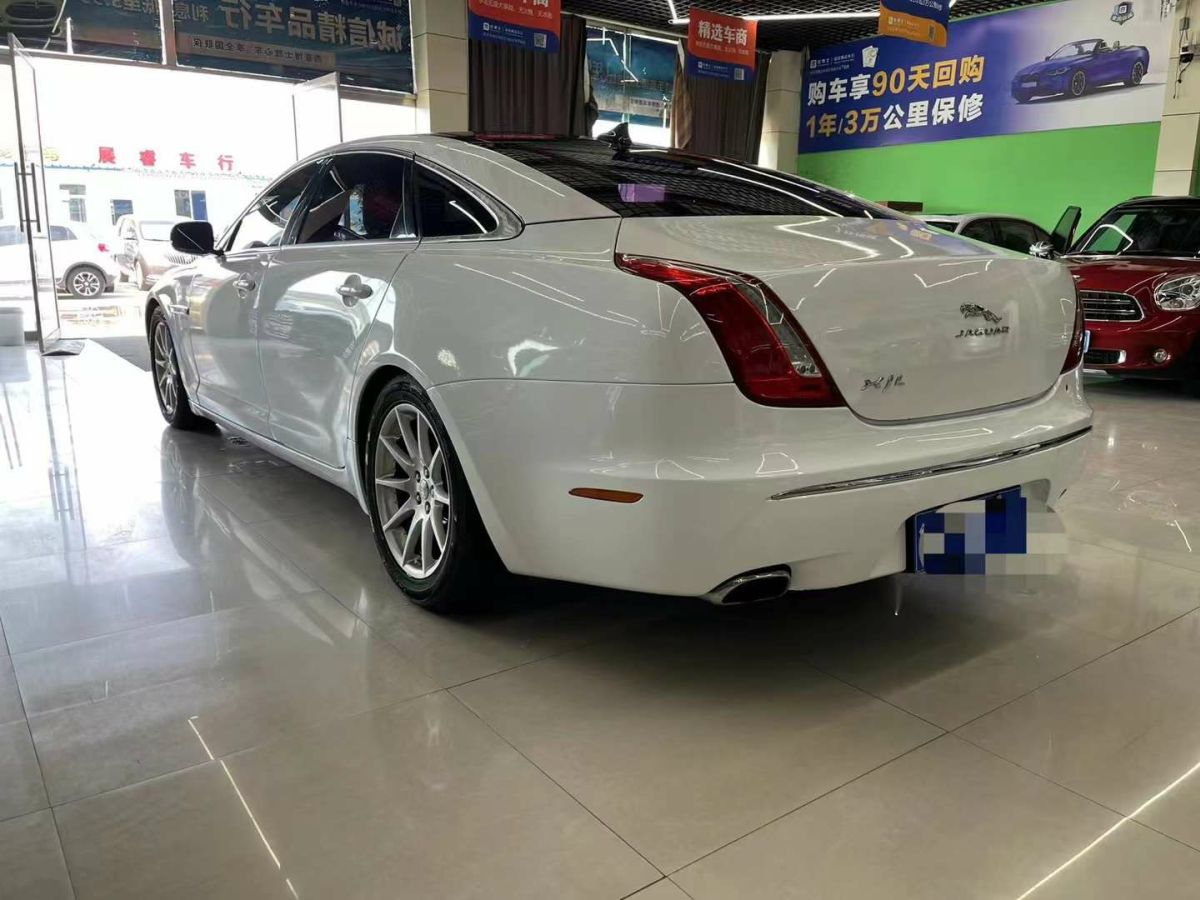 捷豹 XJ  2014款 XJL 3.0 SC 兩驅(qū)全景商務(wù)版圖片