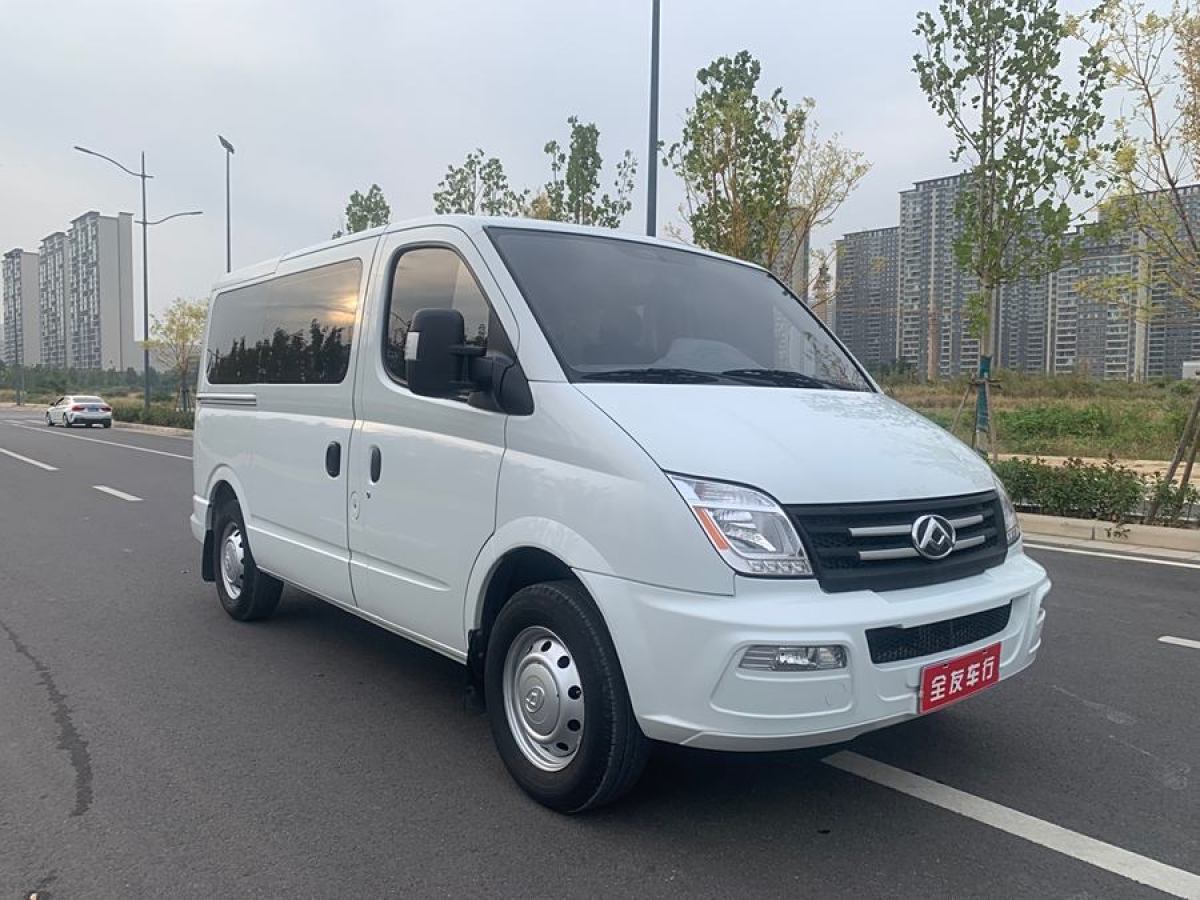 上汽大通 V80  2021款 2.0T AMT經(jīng)典傲運(yùn)通短軸超低頂5/6座圖片