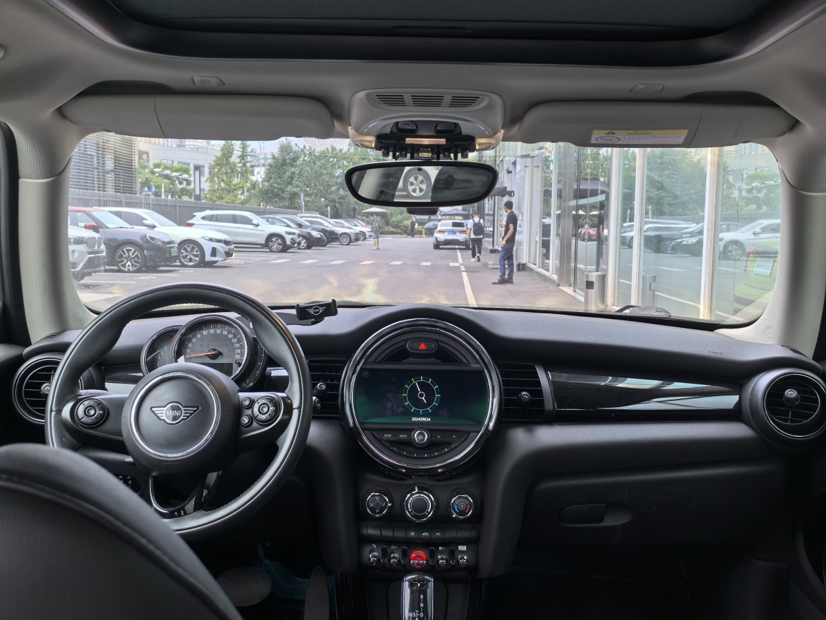 MINI MINI  2019款 1.5T COOPER 經(jīng)典派圖片