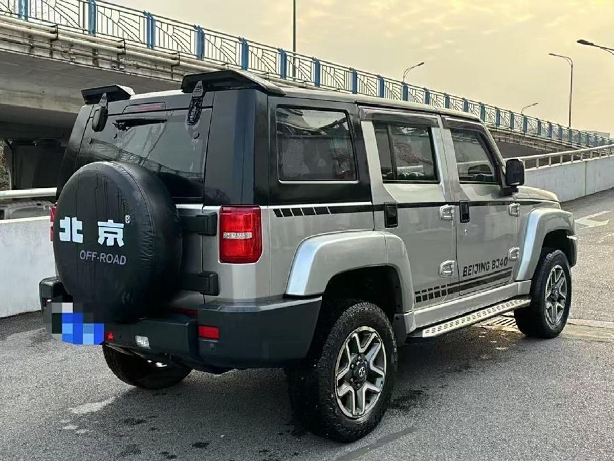 北京 BJ40  2018款 40L 2.0T 手動柴油四驅(qū)尊貴版圖片