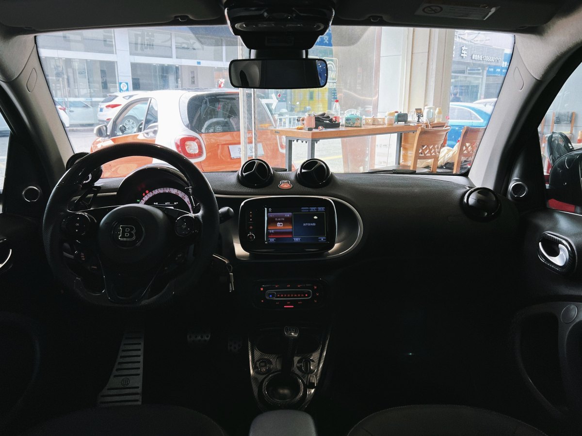 smart fortwo  2018款 0.9T 66千瓦流光綠特別版圖片