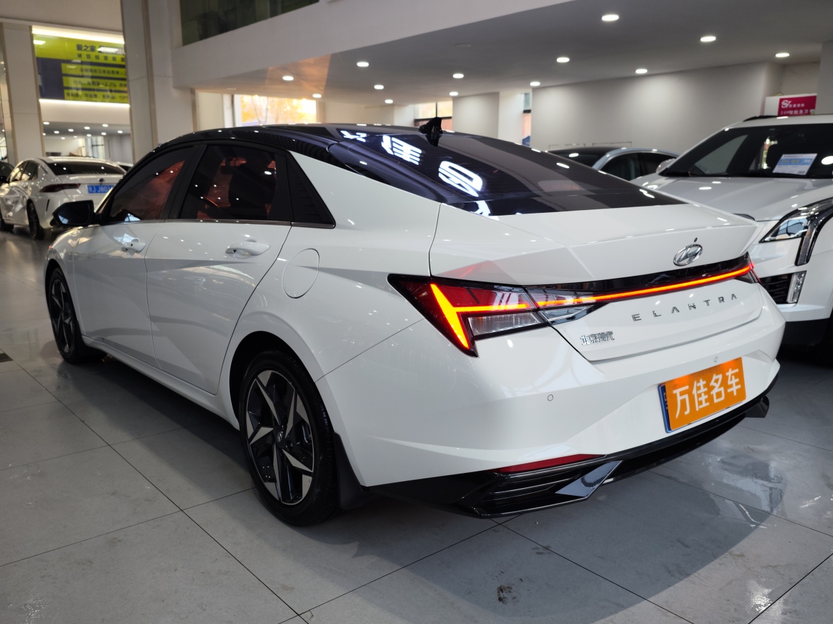 現(xiàn)代 伊蘭特  2023款 1.5L CVT LUX尊貴版圖片