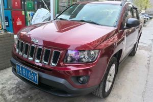 指南者 Jeep 2.0L 兩驅炫黑豪華版