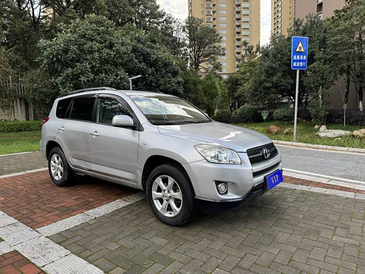 2010年8月豐田 RAV4榮放  2009款 2.0L 自動經(jīng)典版