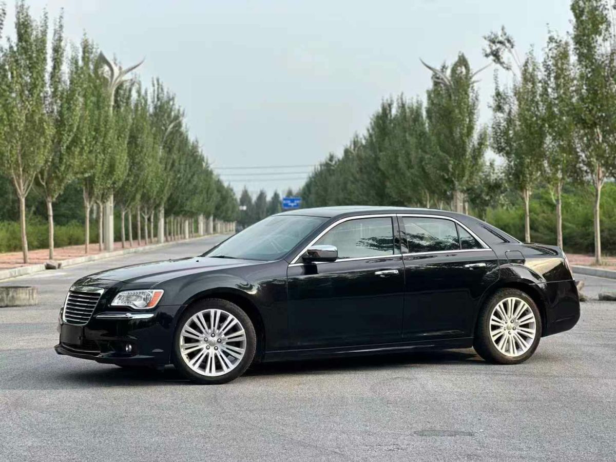 克萊斯勒 300C 圖片