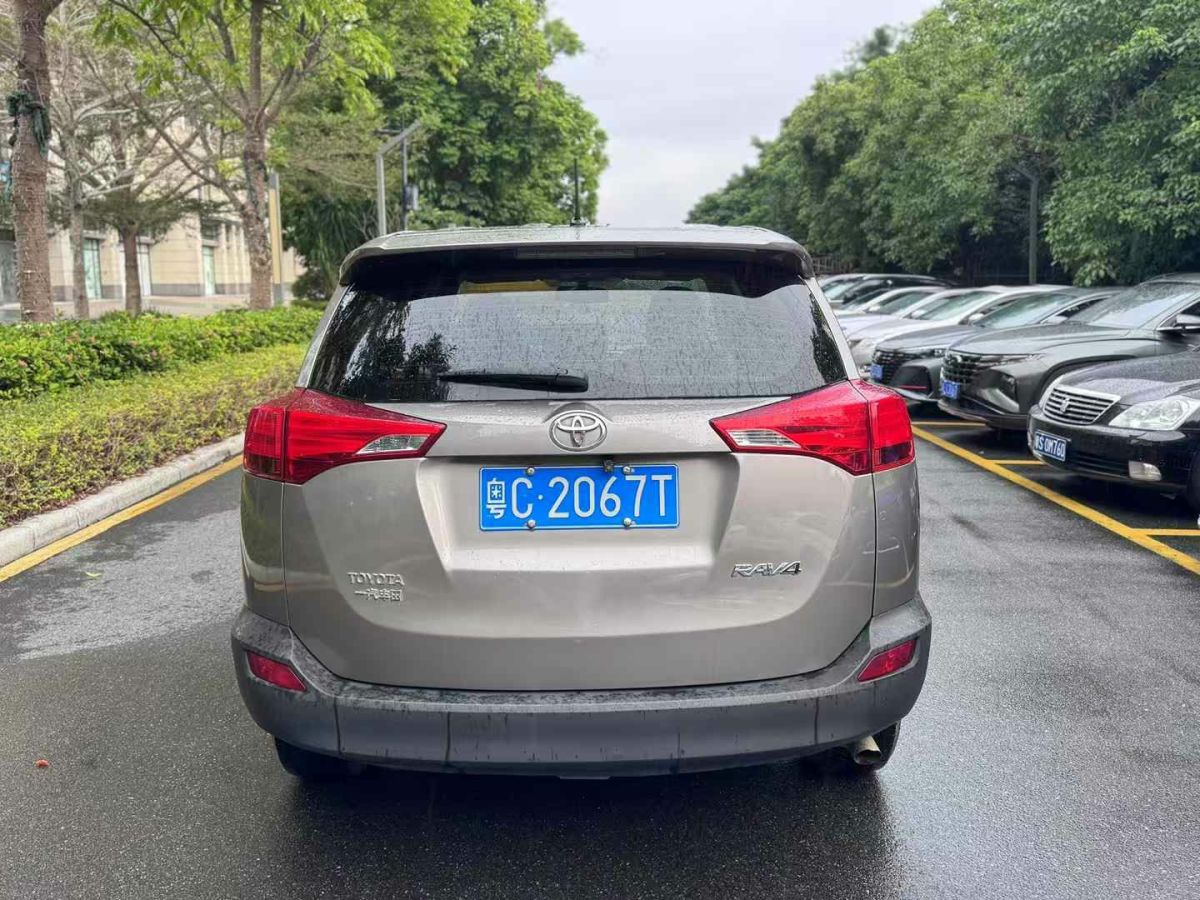 豐田 RAV4榮放  2015款 2.0L CVT四驅(qū)新銳版圖片