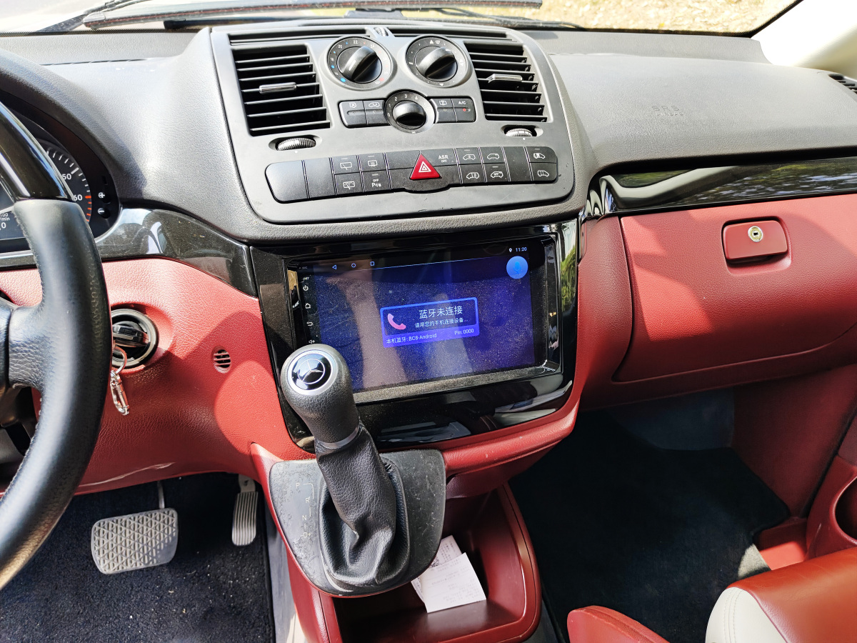 2015年8月奔驰 威霆  2013款 3.0L 精英版
