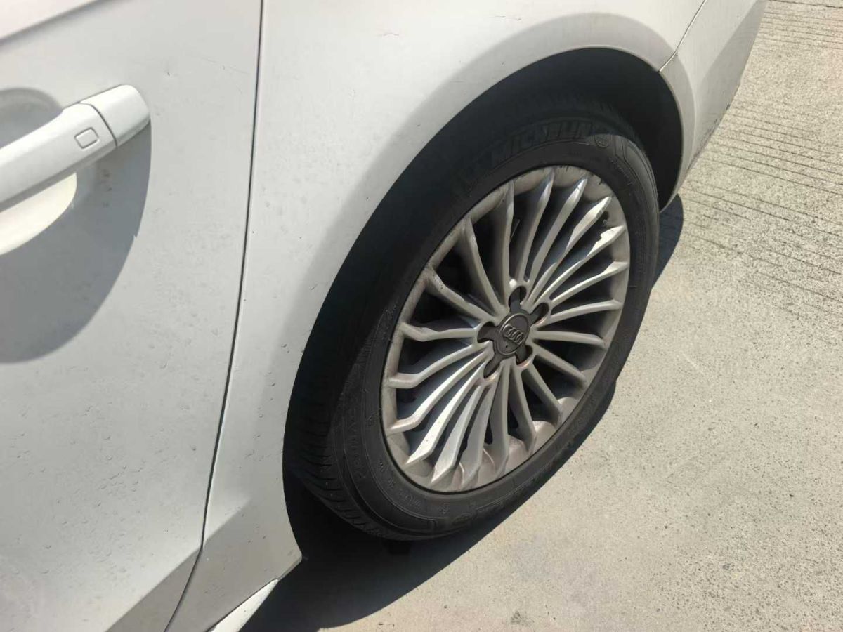 奧迪 奧迪A4L  2015款 A4L 1.8TFSI 30TFSI 舒適型圖片