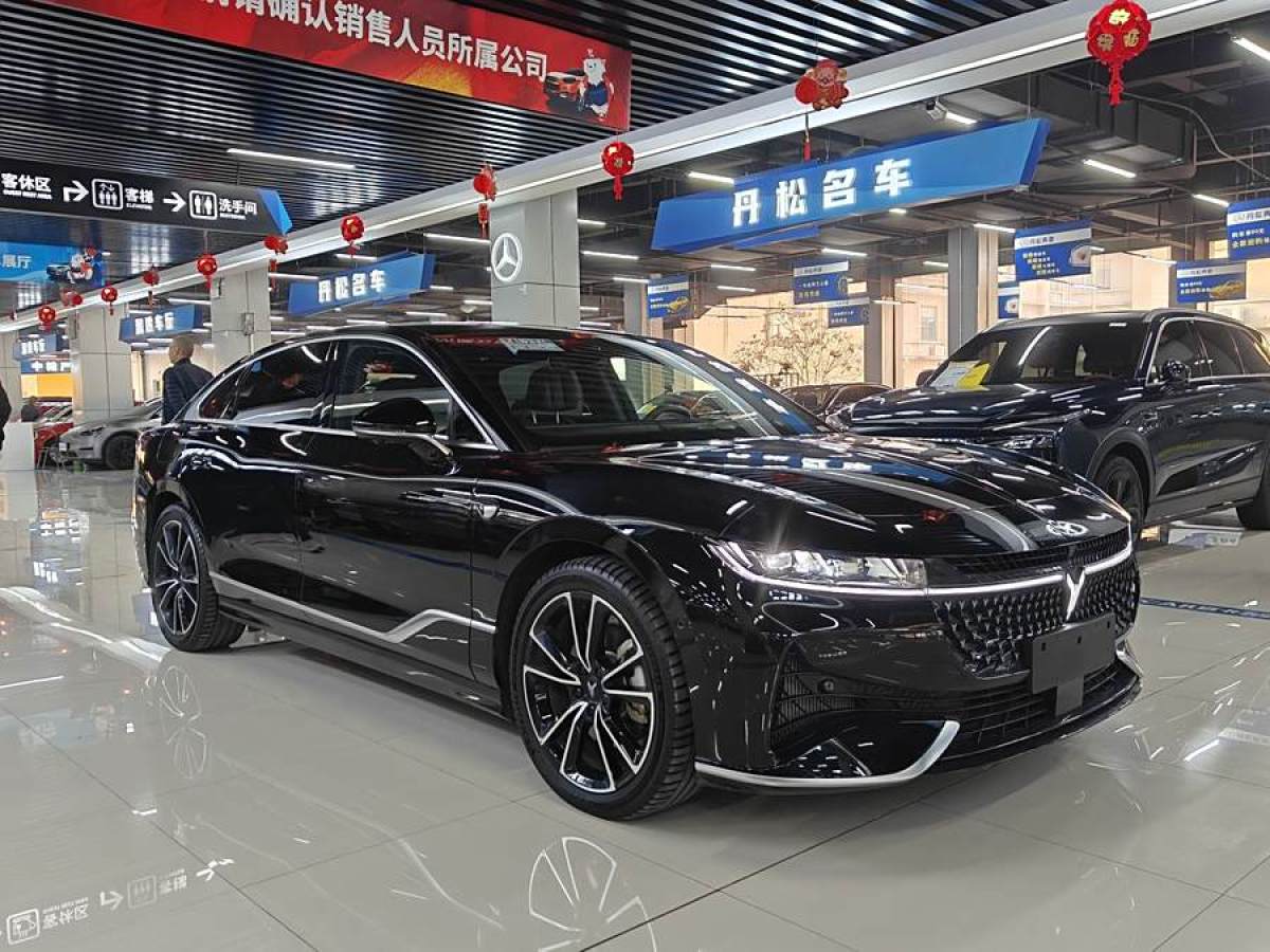 嵐圖 嵐圖追光  2024款 PHEV 四驅(qū)超長續(xù)航旗艦版圖片