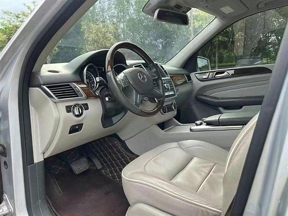 奔馳 奔馳M級(jí)  2012款 ML 350 豪華型圖片