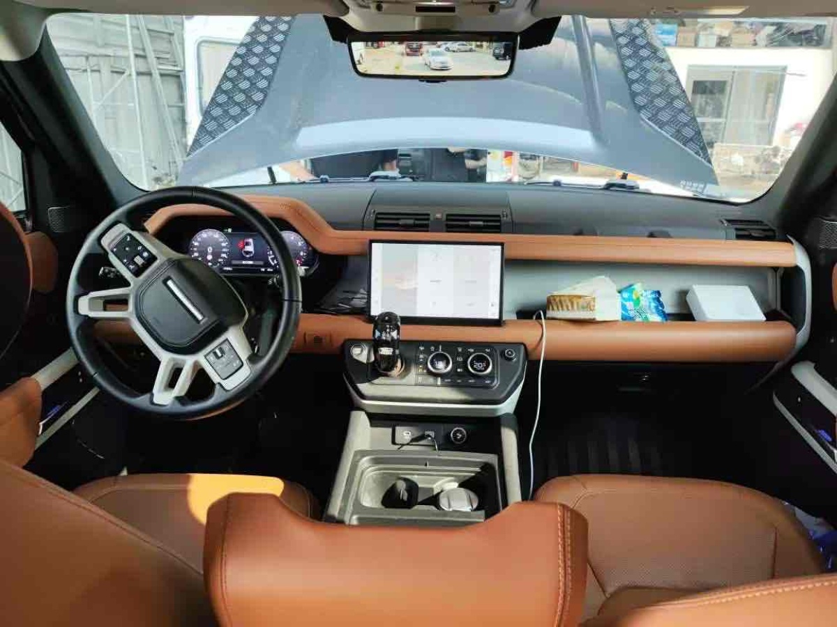 路虎 衛(wèi)士  2023款 110 P400 暗黑特別版圖片