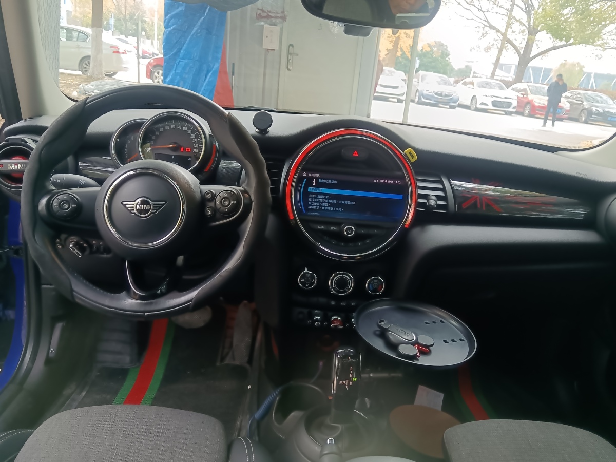 MINI MINI  2019款 1.5T COOPER 經(jīng)典派 五門版圖片