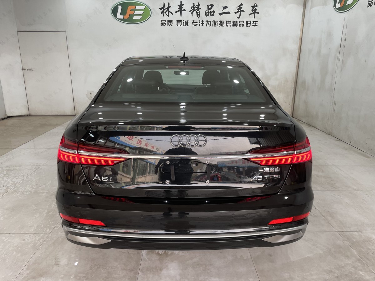 奧迪 奧迪A6L  2023款 改款 45 TFSI 臻選動(dòng)感型圖片