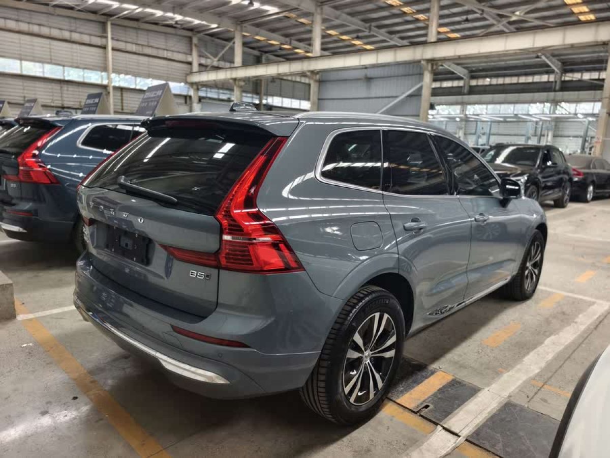 沃爾沃 XC60  2024款 B5 四驅(qū)智逸豪華版圖片