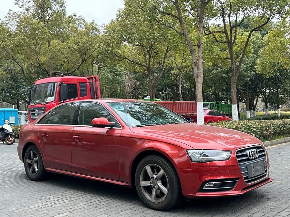 奧迪 奧迪A4L  2013款 35 TFSI 自動標(biāo)準(zhǔn)型圖片