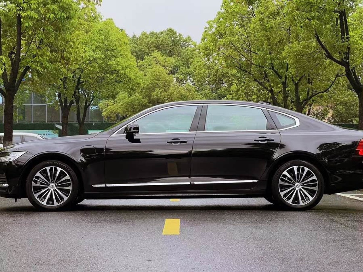 沃爾沃 S90新能源  2025款 插電式混動(dòng) 四驅(qū)長(zhǎng)續(xù)航智逸豪華版圖片