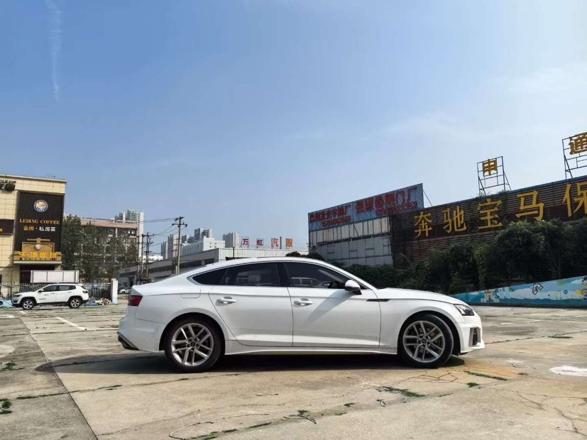 2021年04月奧迪 奧迪A5  2021款 Sportback 40 TFSI 時(shí)尚動(dòng)感型