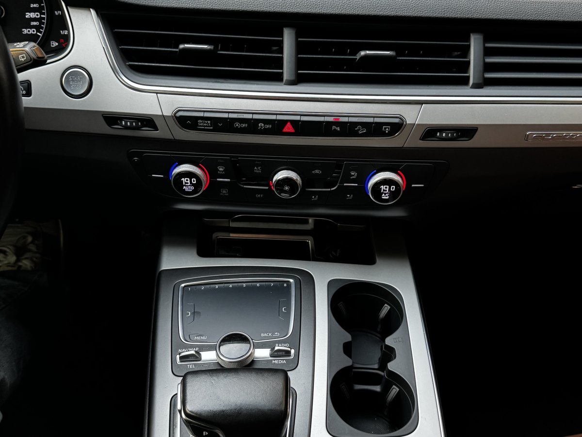 奧迪 奧迪Q7  2016款 40 TFSI 舒適型圖片