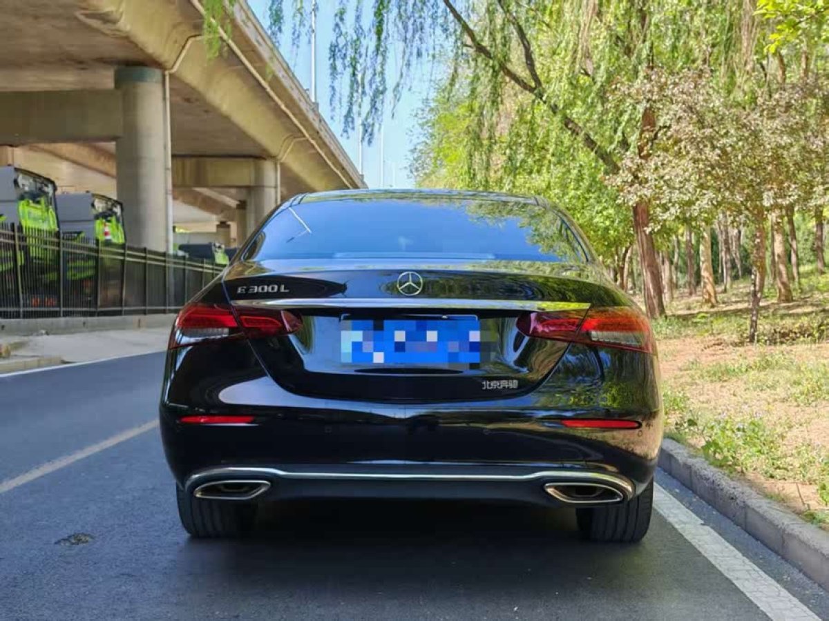 奔馳 奔馳E級  2022款 改款 E 300 L 豪華型圖片